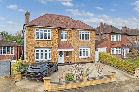 5 bedroom detached house for sale, Manor Crescent, Hornchurch