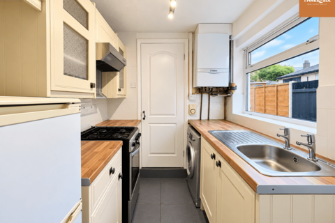 3 bedroom semi-detached house to rent, Wattis Road, Bearwood, B67