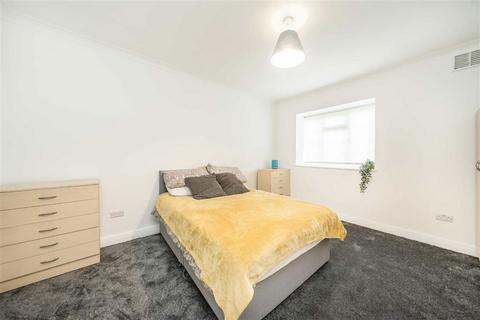 2 bedroom flat to rent, Shoot Up Hill, London NW2