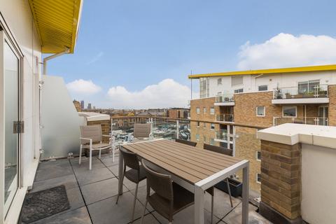 3 bedroom flat for sale, Basin Approach, London