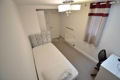 1 bedroom in a house share to rent, Falcon Avenue, Reading