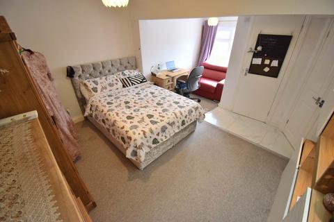 1 bedroom in a house share to rent, Falcon Avenue, Reading