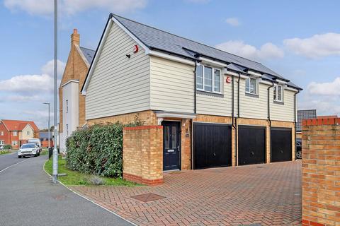 2 bedroom detached house for sale, Tonbridge Drive, Basildon SS15