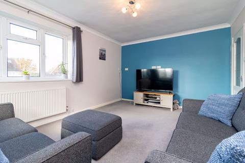 2 bedroom maisonette for sale, Gresham Avenue, Warlingham