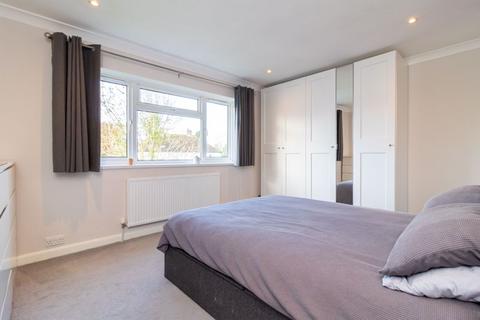 47 Gresham Avenue, Warlingham, CR6 9DG