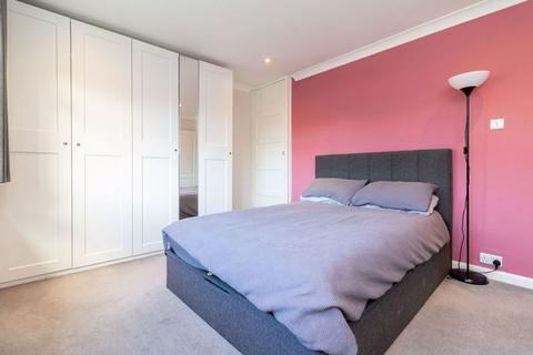47 Gresham Avenue, Warlingham, CR6 9DG