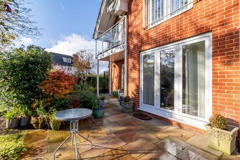 2 bedroom apartment for sale, 116 Westhall Road, Warlingham