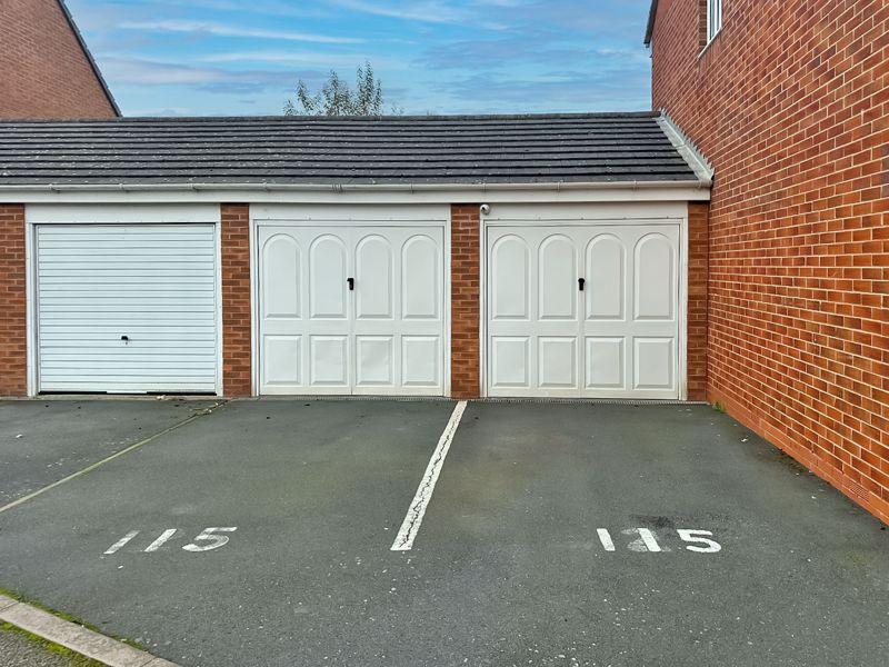 GARAGE &amp; PARKING