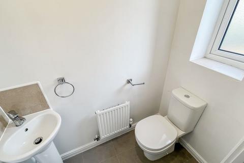 3 bedroom end of terrace house for sale, Akron Drive, Wolverhampton