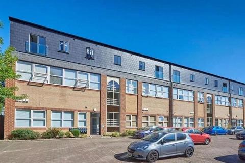 1 bedroom flat to rent, Woodland Court, Soothouse Spring, Childwick Green, St Albans AL3 6NR