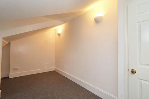 2 bedroom flat to rent, Mount Pleasant Avenue, Tunbridge Wells, TN1