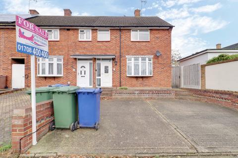 2 bedroom end of terrace house for sale, Erriff Drive, South Ockendon RM15