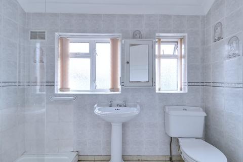2 Erriff Drive, South Ockendon, RM15 5AN