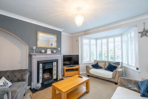 4 bedroom semi-detached house for sale, Graydon Avenue, Chichester