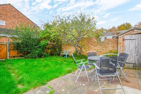 3 bedroom terraced house to rent, Grange Road, Guildford