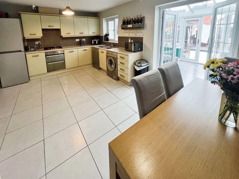 Kitchen diner