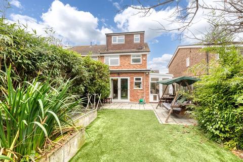 4 bedroom end of terrace house for sale, Homefield Road, Walton-On-Thames