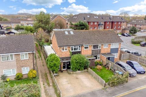 4 bedroom end of terrace house for sale, Homefield Road, Walton-On-Thames