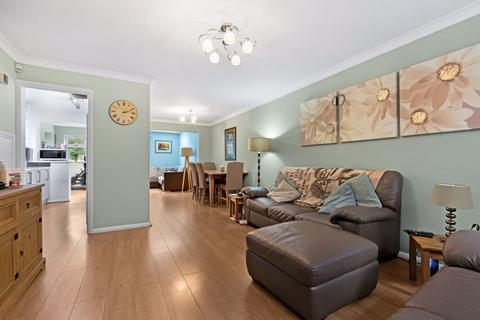 4 bedroom end of terrace house for sale, Homefield Road, Walton-On-Thames