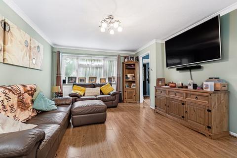 4 bedroom end of terrace house for sale, Homefield Road, Walton-On-Thames