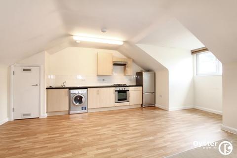 2 bedroom apartment to rent, Queen Marys Avenue, Watford, WD18