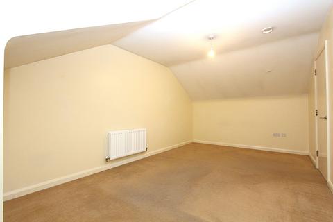 2 bedroom apartment to rent, Queen Marys Avenue, Watford, WD18