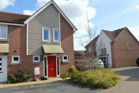 3 bedroom terraced house to rent, Wheeler Way, Basingstoke RG24