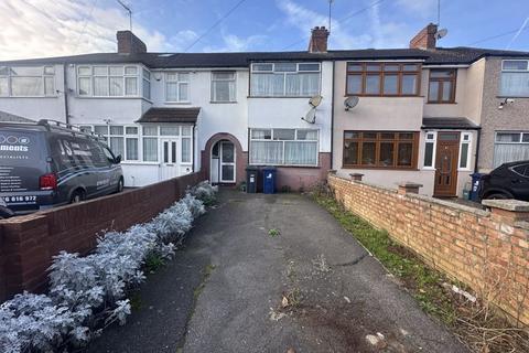 3 bedroom terraced house for sale, Raynor Close, Southall