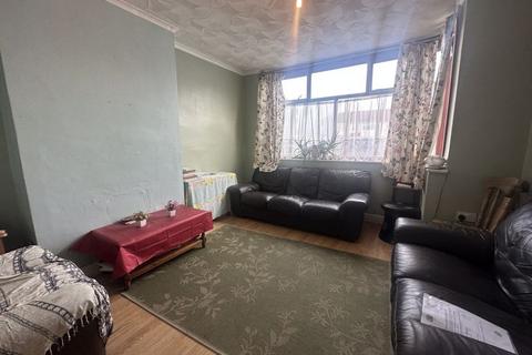 3 bedroom terraced house for sale, Raynor Close, Southall