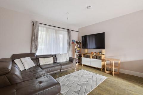 2 bedroom ground floor flat for sale, Tranquil Lane, Harrow