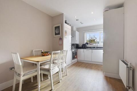 2 bedroom ground floor flat for sale, Tranquil Lane, Harrow