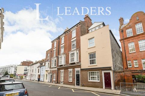 Studio to rent, Kent Road, Southsea