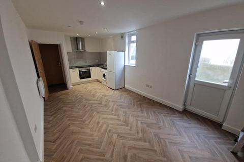 1 bedroom apartment to rent, Mackintosh Place, Roath, Cardiff