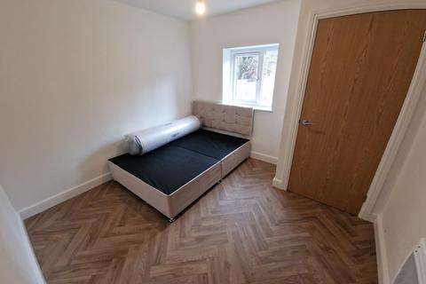 1 bedroom apartment to rent, Mackintosh Place, Roath, Cardiff