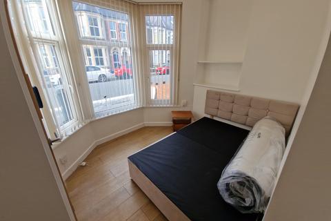 1 bedroom flat to rent, Mackintosh Place, Roath, Cardiff