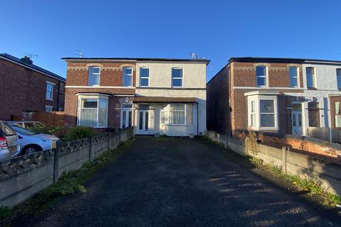 2 bedroom flat to rent, Southport PR8