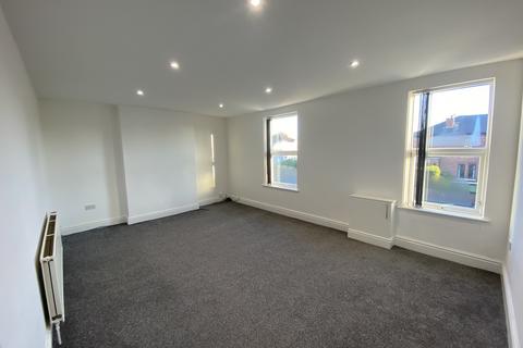 2 bedroom flat to rent, Southport PR8