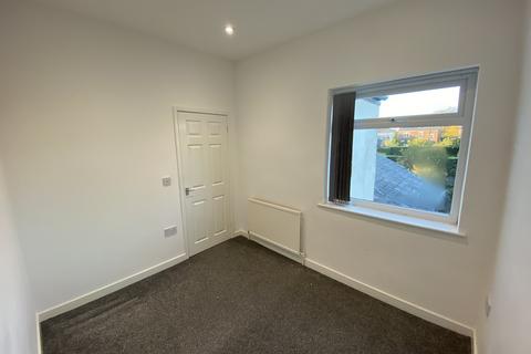 2 bedroom flat to rent, Southport PR8