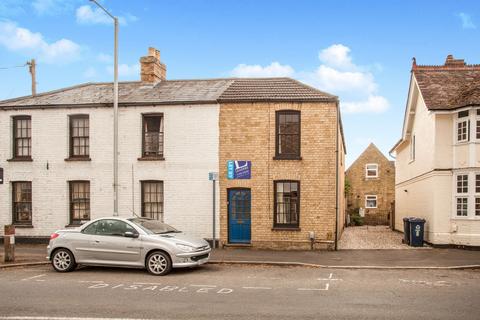 3 bedroom terraced house to rent, West Street, Godmanchester