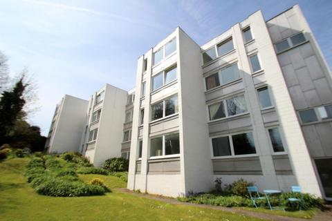 2 bedroom apartment to rent, Dorking, Pixham