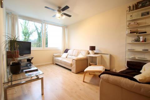 2 bedroom apartment to rent, Dorking, Pixham