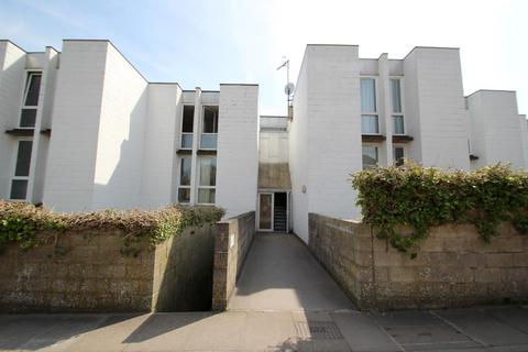 2 bedroom apartment to rent, Dorking, Pixham