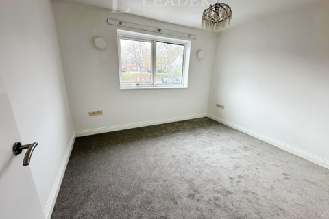 2 bedroom flat to rent, Quinton Court, B68