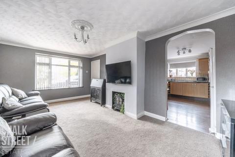 3 bedroom terraced house for sale, Finucane Gardens, Rainham, RM13