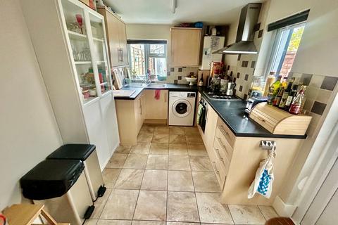 2 bedroom terraced house to rent, Cranworth Road, Worthing