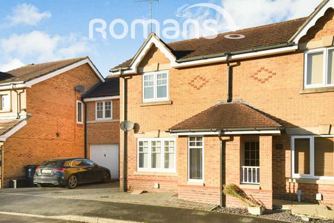 2 bedroom semi-detached house to rent, Sigerson Road, Swindon