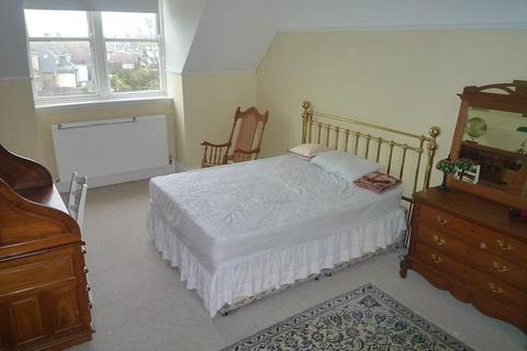 2 bedroom property to rent, The Drive, Hove