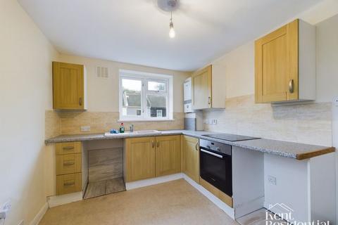 2 bedroom flat to rent, Kings Road, Chatham, ME5