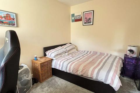 104 Deans Way, Gloucester, GL1 2QD