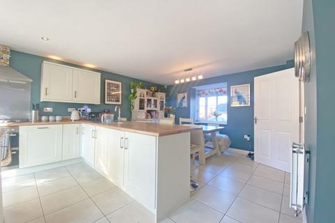 4 bedroom detached house for sale, Tumper View, Gloucester